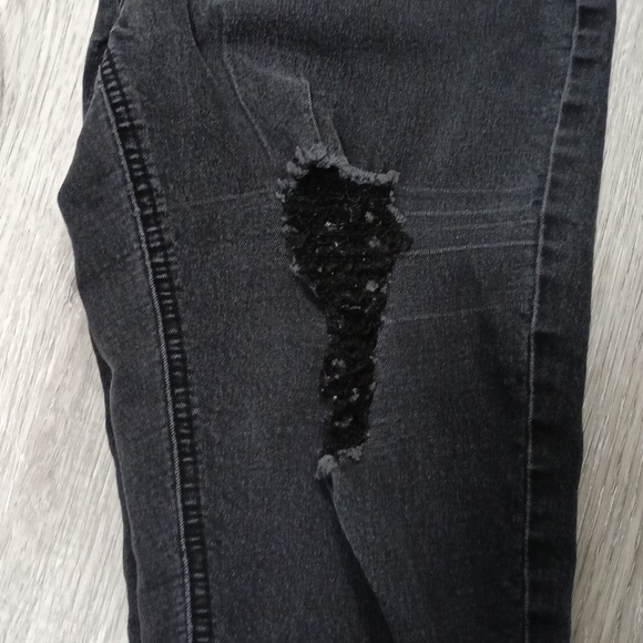 Guess Black Distressed Jeans - Picture 2 of 4